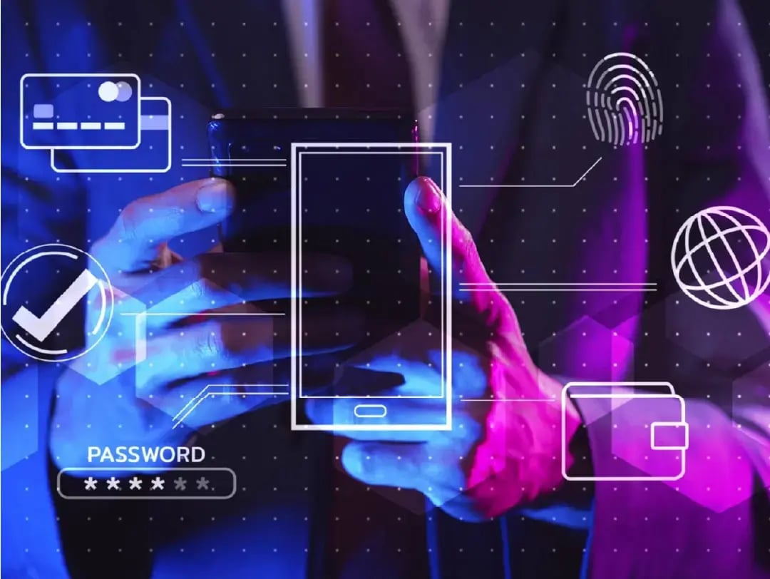 Persona usando un teléfono móvil con íconos digitales que representan seguridad: huella digital, contraseña.